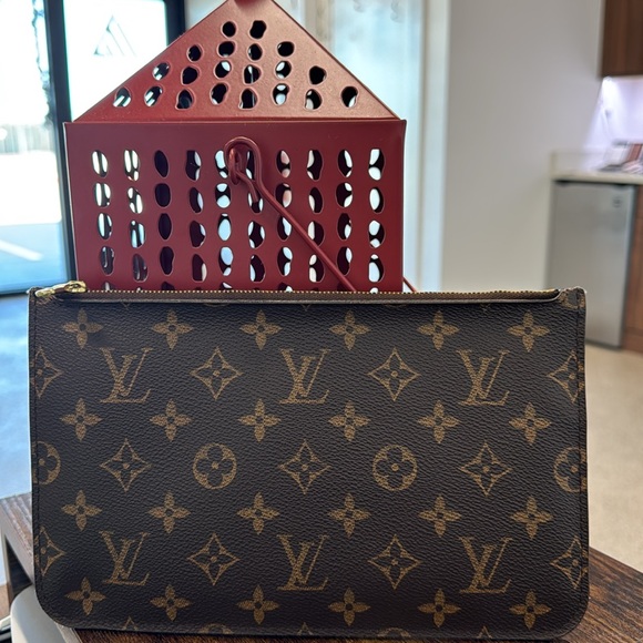 LV Monogram Neverful MM GM Pochette Pivoine | Tan Interior - Picture 4 of 16